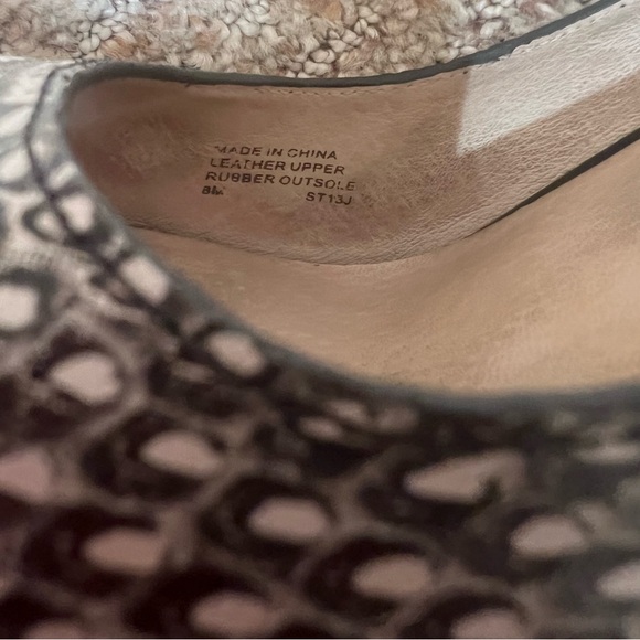 MICHAEL Michael Kors Ella Peep Toe w/Studs - Picture 11 of 12